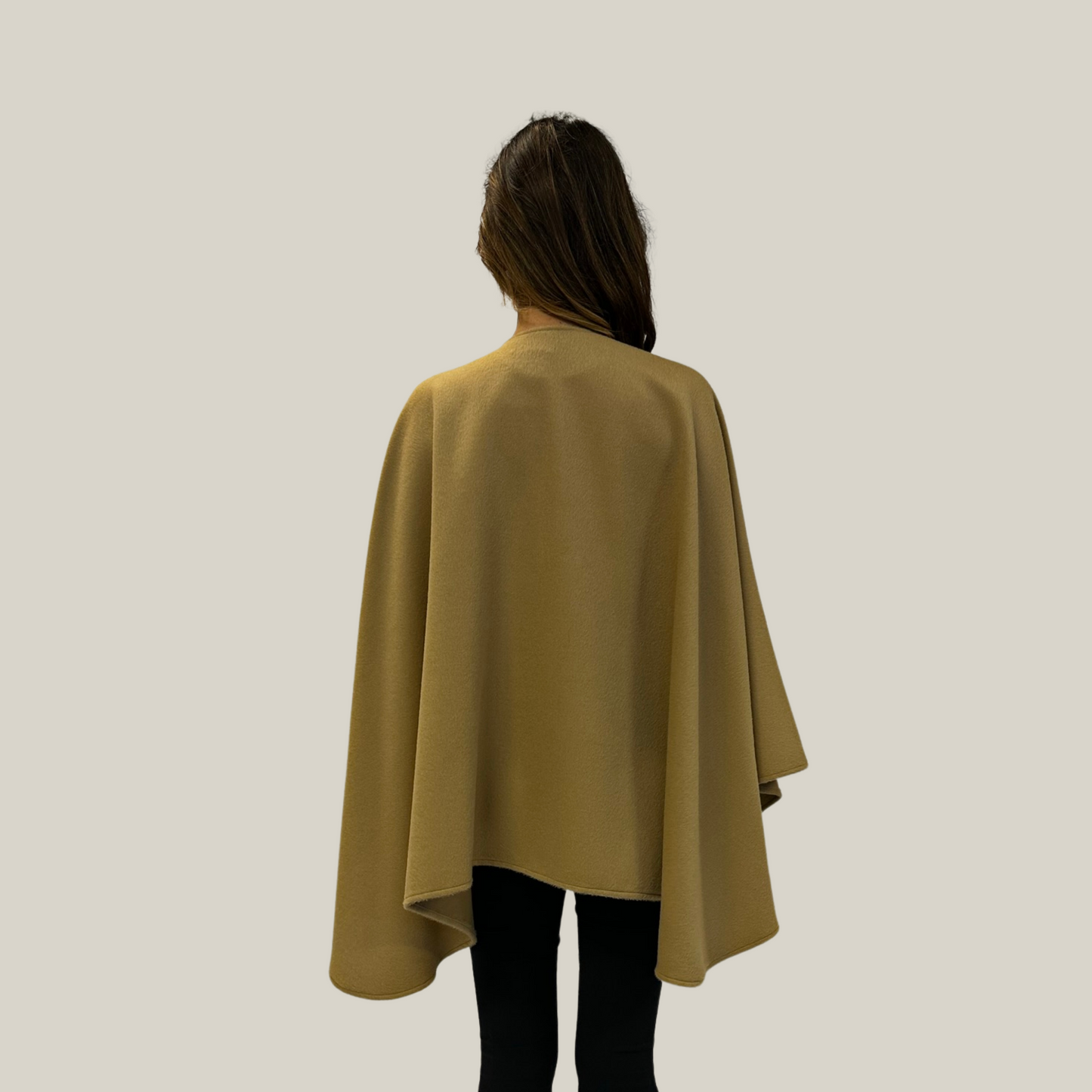 Capa Daniela Corta Beige
