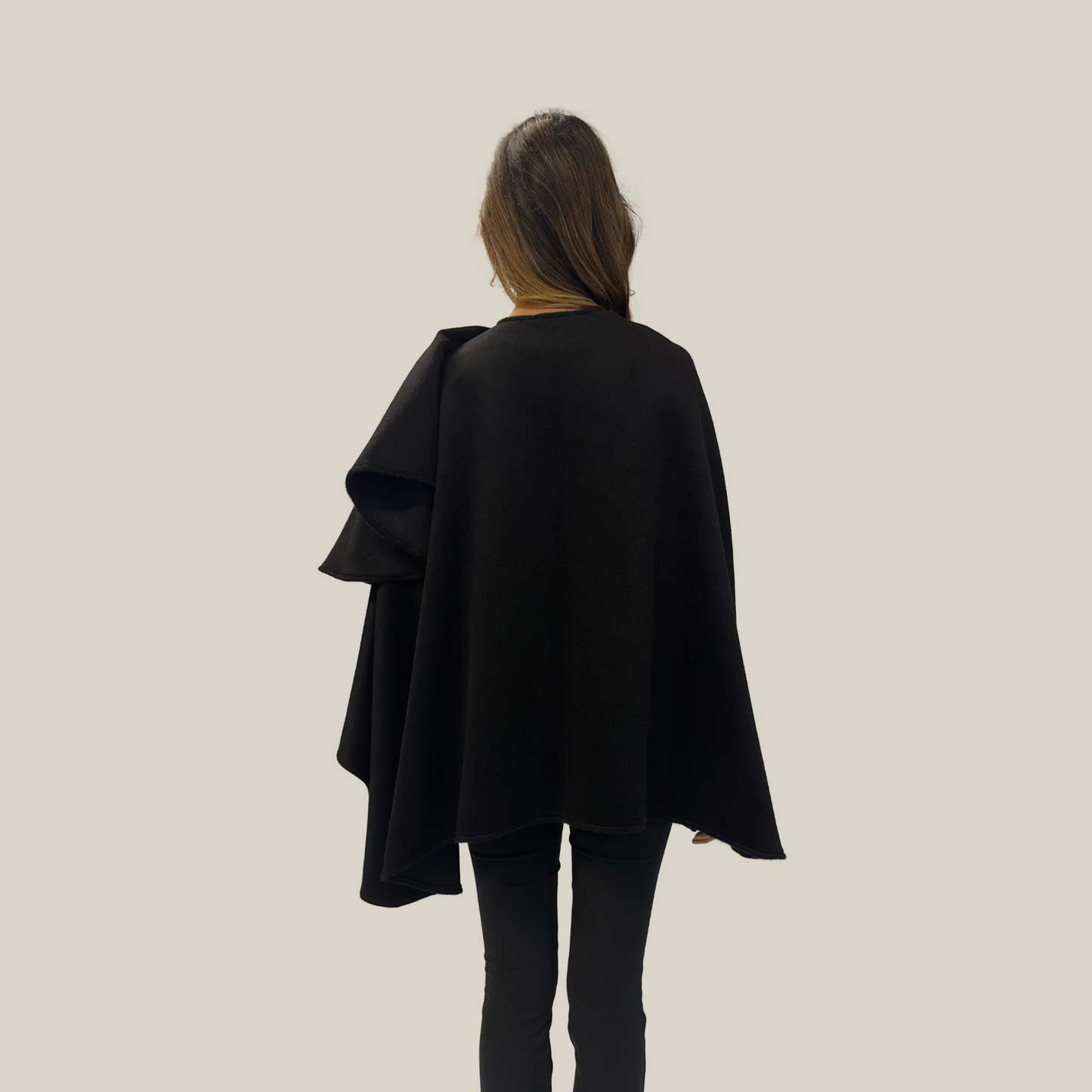 Capa Daniela Corta Negra