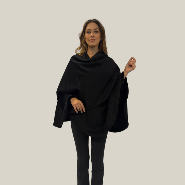Daniela Corta Cape — Black — único baby alpaca by All Alpaca